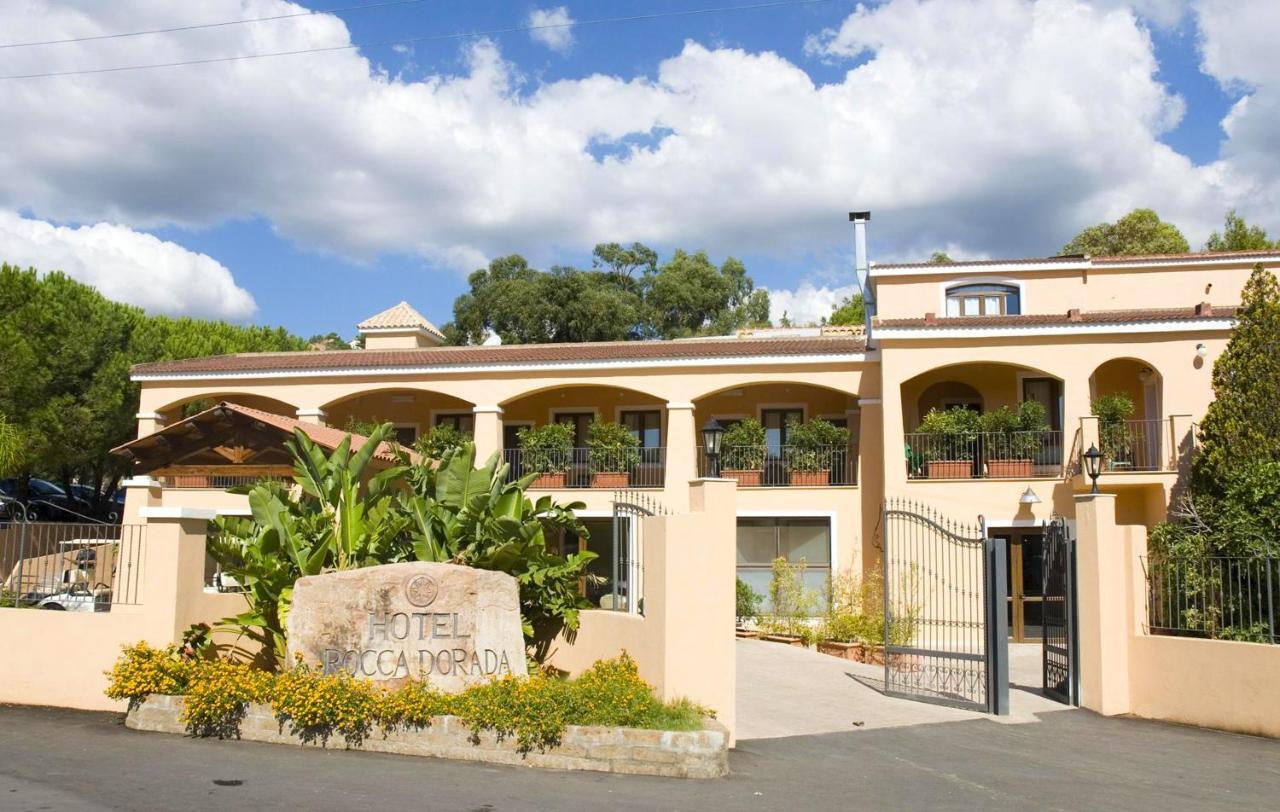 Amareclub Rocca Dorada Hotel Santa Margherita di Pula Exterior foto