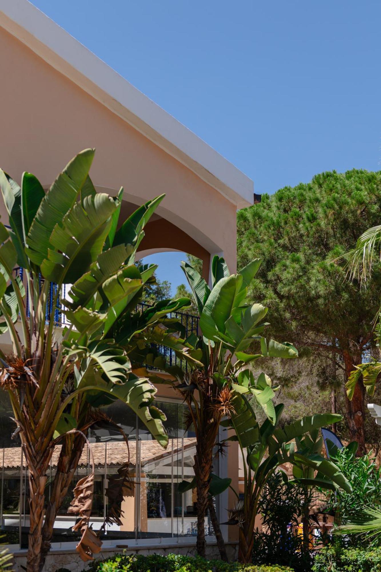 Amareclub Rocca Dorada Hotel Santa Margherita di Pula Exterior foto